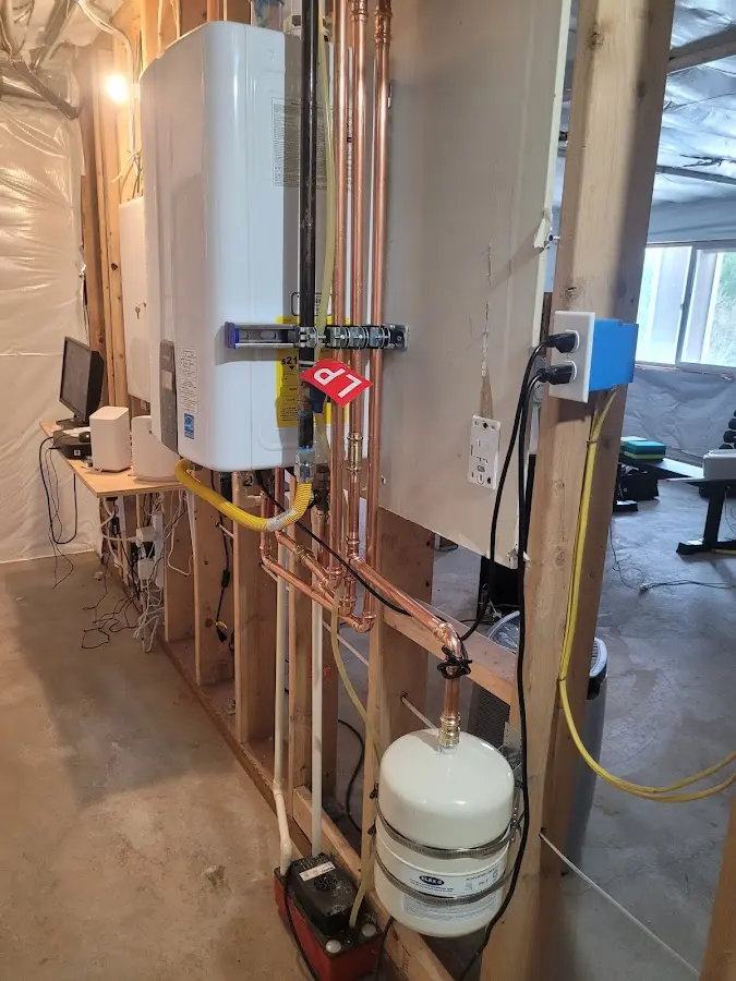 Licensed plumber repairing a kitchen sink in Jacksonville